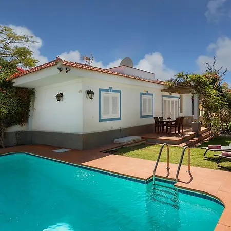 Villa West 1 *